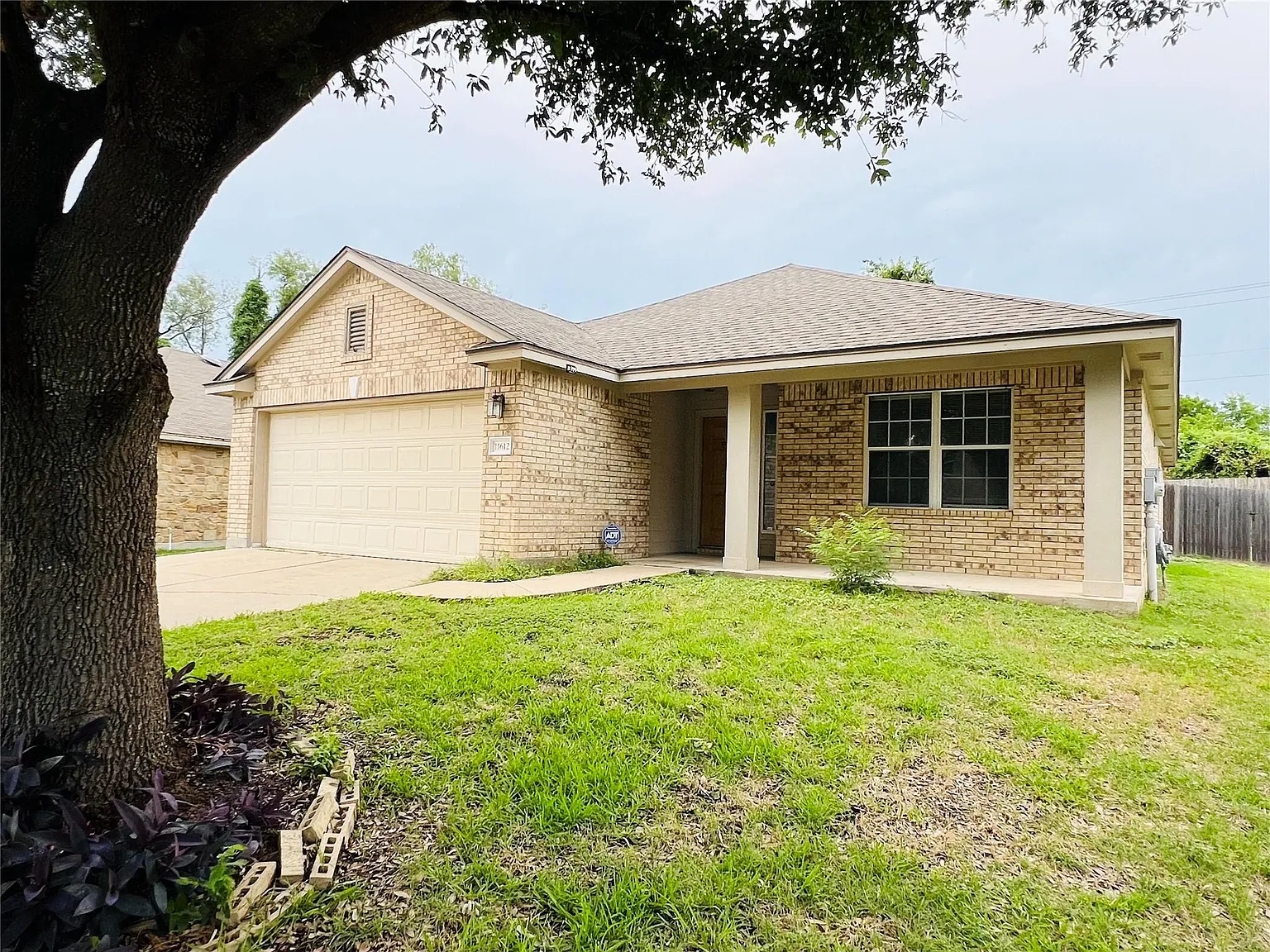 4 bed, 2.0 bath, 1962 sqft, $2,250 — Photo 3