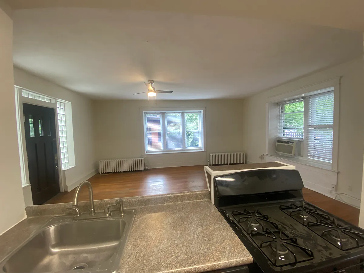 Building Photo - 5361 Pershing Ave #1E