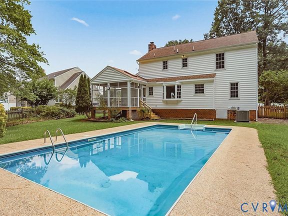 2nd image of 10212 Heritage Ln