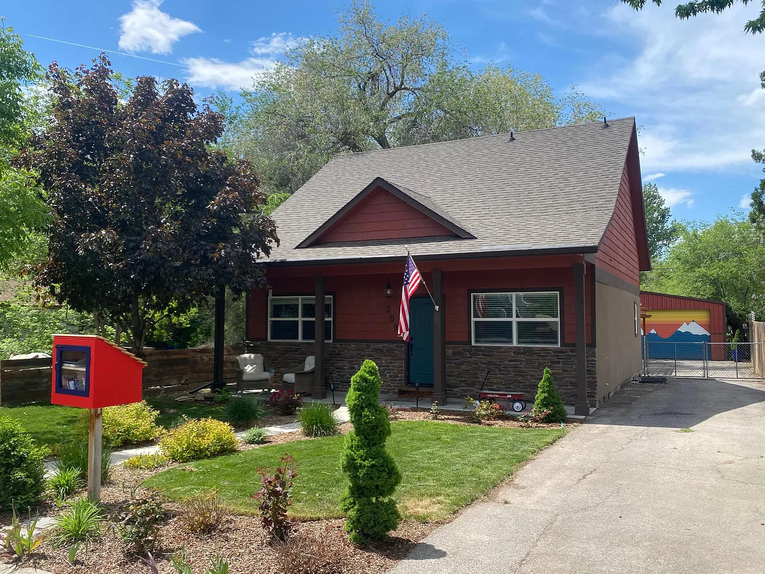 5 bed, 2300 sqft, $3,500 — Photo 3