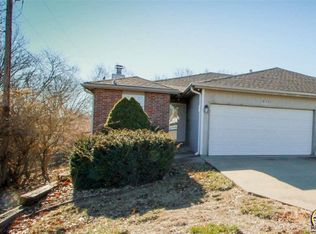 5311 SW Reeder St, Topeka, KS 66604