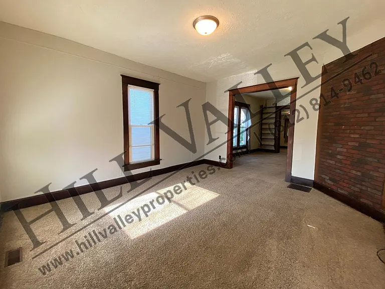 229 S 17th St — Photo 2