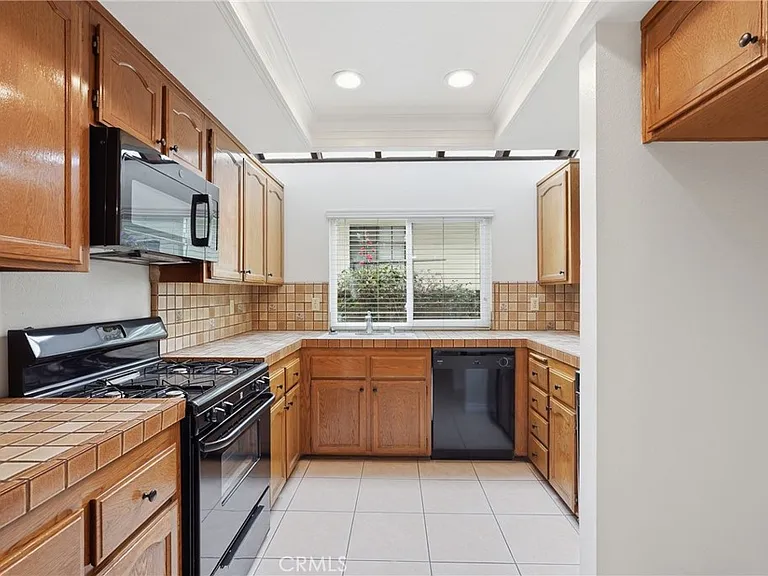 27371 Viana — Photo 7