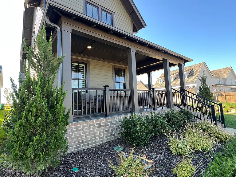 413 Marston Ave — Photo 1
