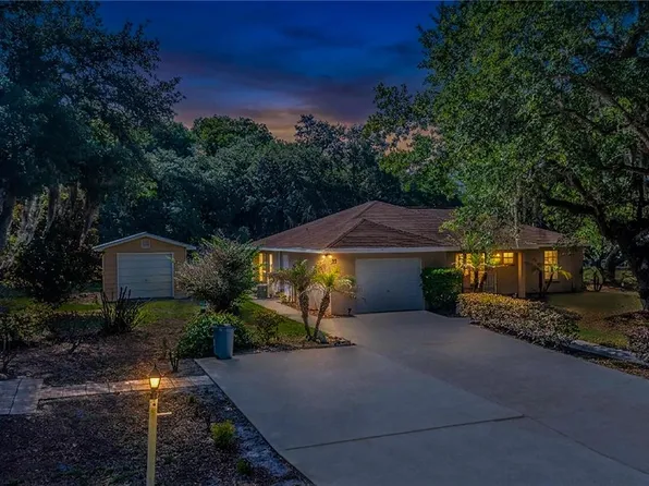 33 Pinewood Dr, Haines City, FL 33844
