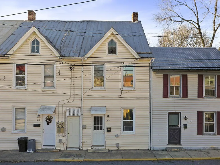 216-218 N College St — Photo 2