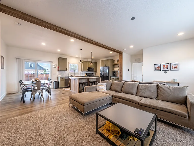 523 W Vance Dr — Photo 5