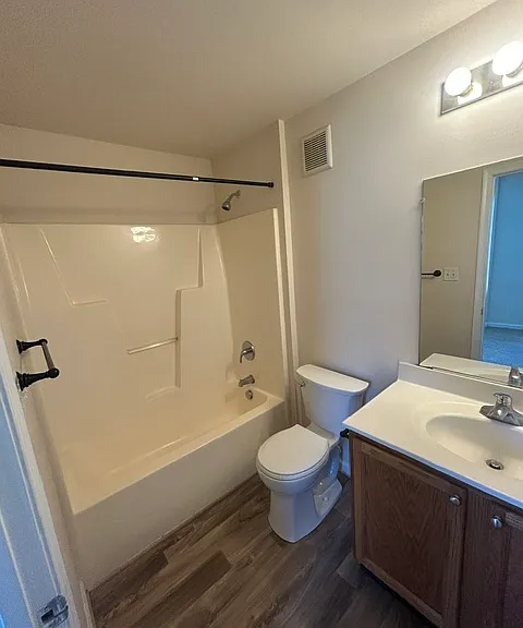 806 W Washington St #111 — Photo 4