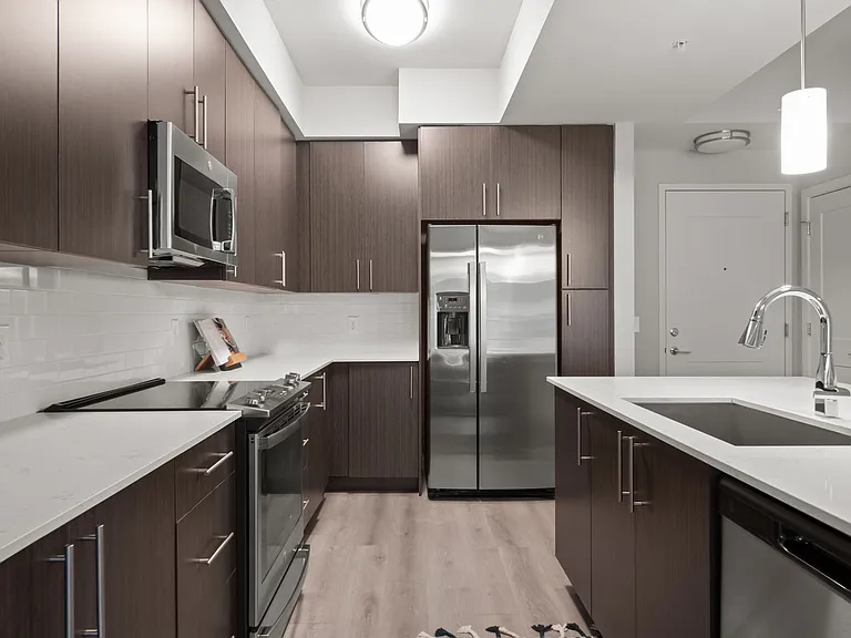 Legacy Rochester Hills Apartments — Photo 24