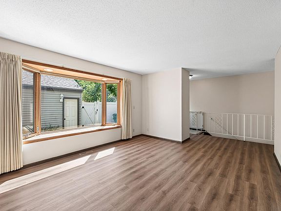 5th image of 5526 Meister Rd NE