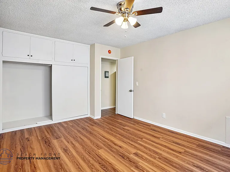 2521 Mathews Ave — Photo 17