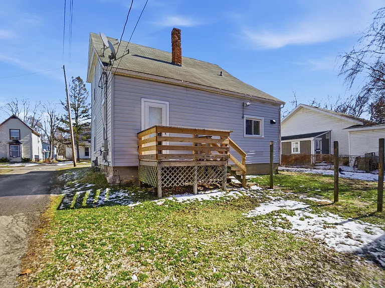 516 S Madriver St — Photo 37
