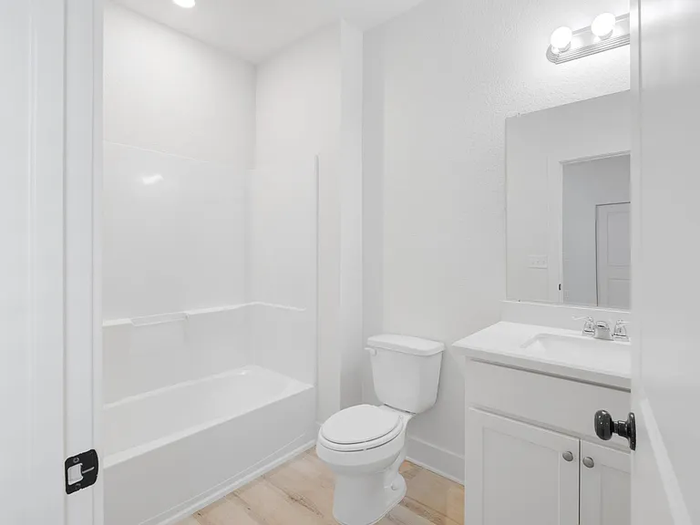 1115 32nd St #B — Photo 7