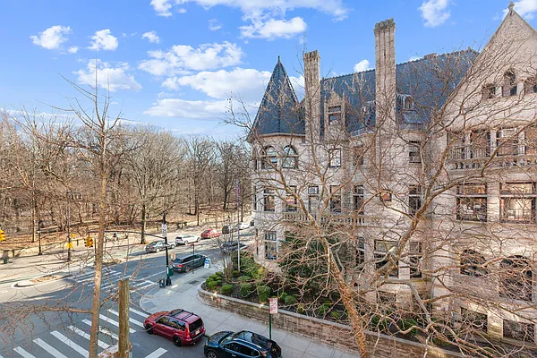 Sold by Compass | media 26