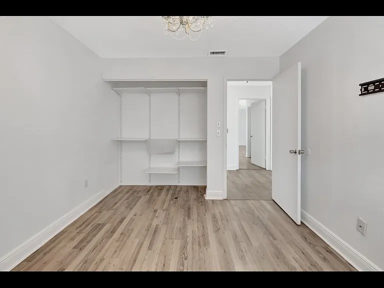 5598 Pebble Brook Ln — Photo 20