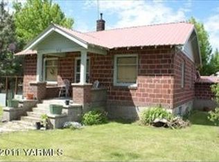 210 N Tieton Rd, Tieton, WA 98947