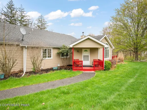 2243 Meadowsage Ct, East Stroudsburg, PA 18301