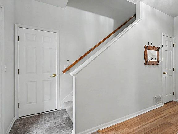 5th image of 501 Regents St