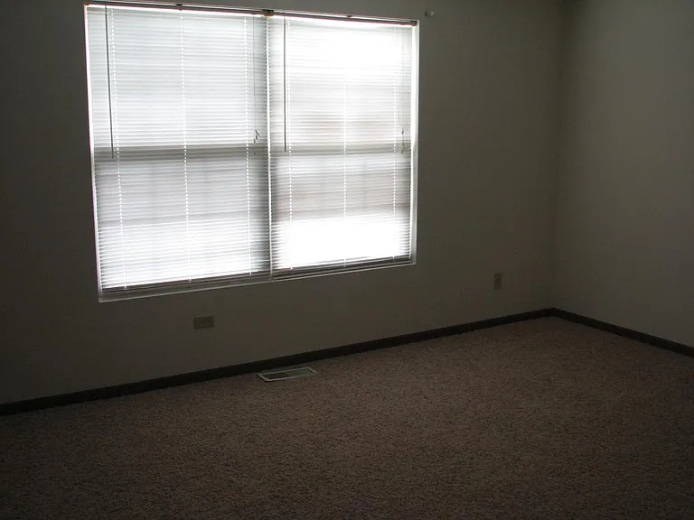 Has large closet and is large enough to accommodate a king-s