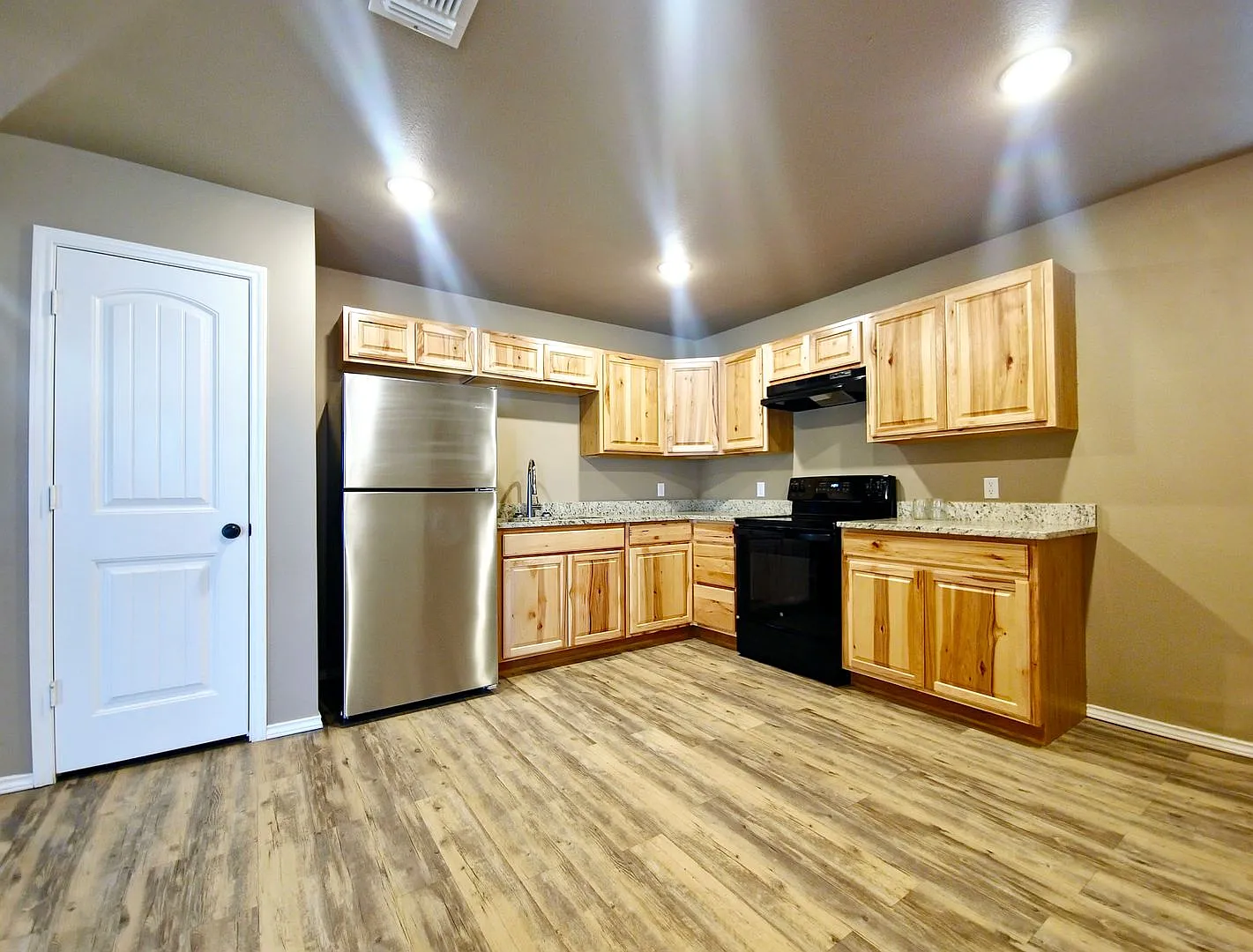 Cozy 3 Bedroom Home — Photo 4