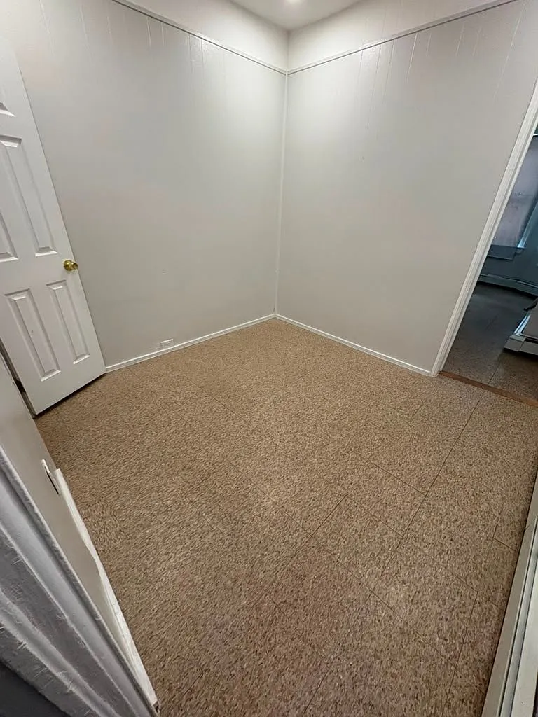 3 bed, 1.0 bath, $3,200 — Photo 2