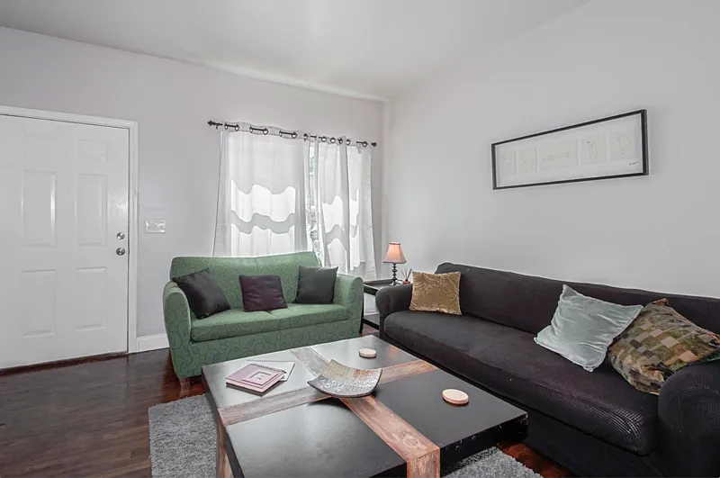 2 bed, 2.0 bath, 1200 sqft, $2,360 — Photo 2