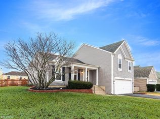 1950 Gleneagle Cir, Elgin, IL 60123