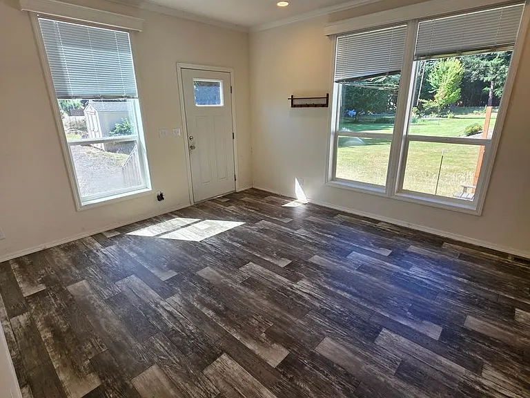 45135 McKenzie Hwy — Photo 3