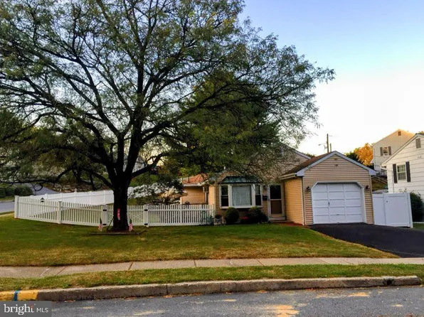 2473 McKinley Ave, Reading, PA 19609