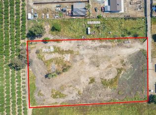 465 6th Avenue Dr, Kingsburg, CA