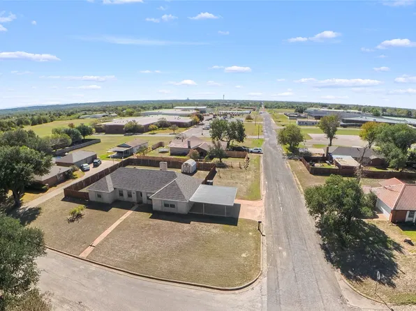 1000 La Villeta St, Mexia, TX 76667