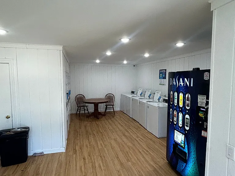 405 Oak Street — Photo 7