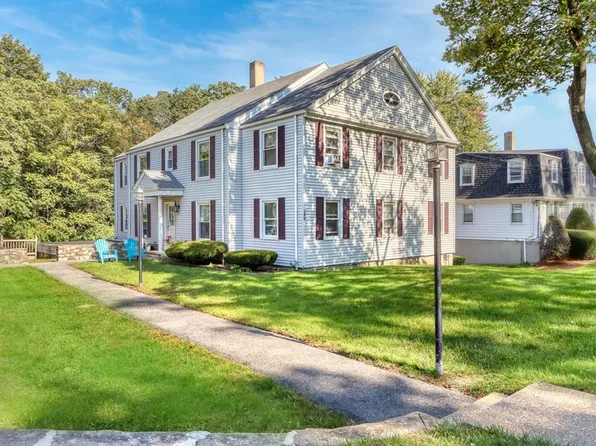 190 Sylvan St APT 4, Melrose, MA 02176