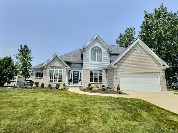 162 Arcadian Dr, Amherst, NY 14228