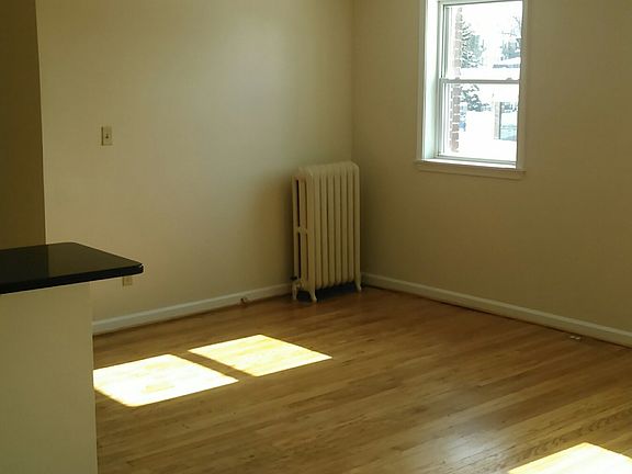 5th image of 960 Amherst St #4