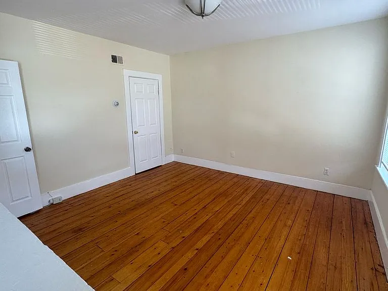 10-28 Centennial Pl — Photo 9