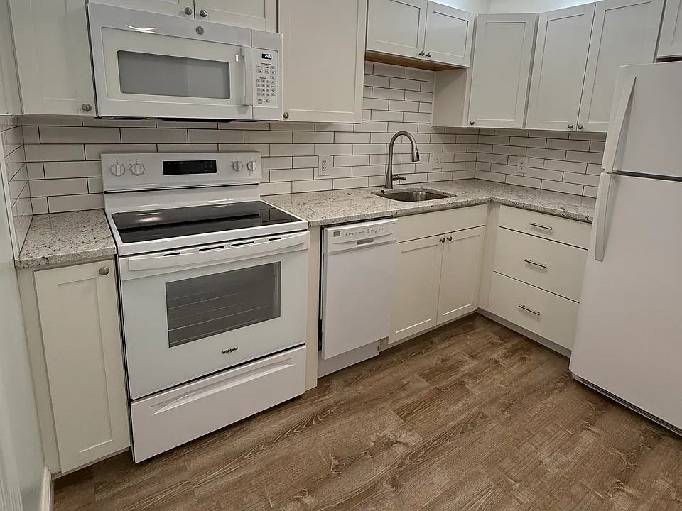 21 Erick Rd #14