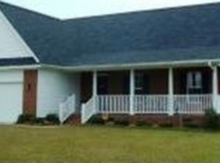3208 Highplains Dr, Hope Mills, NC 28348