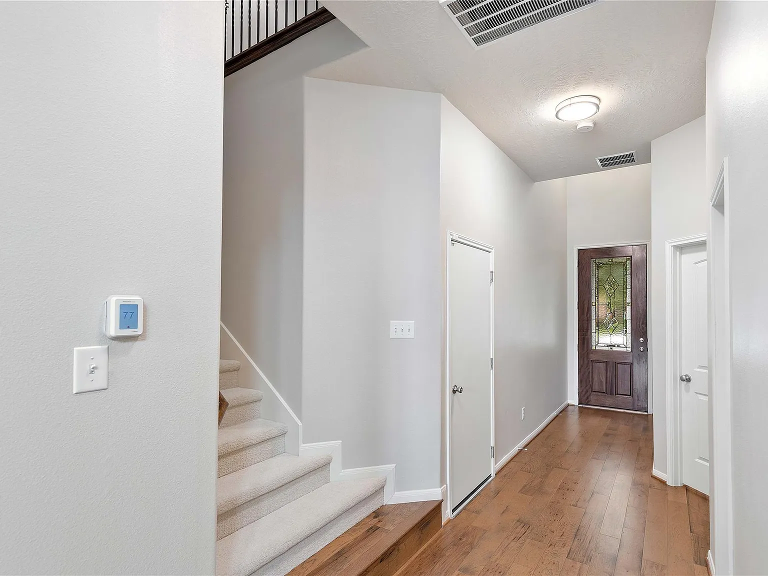 4 bed, 3.0 bath, 2414 sqft, $2,650 — Photo 4