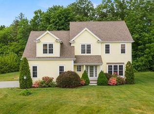 9 Meadow View Ln, Sturbridge, MA 01518