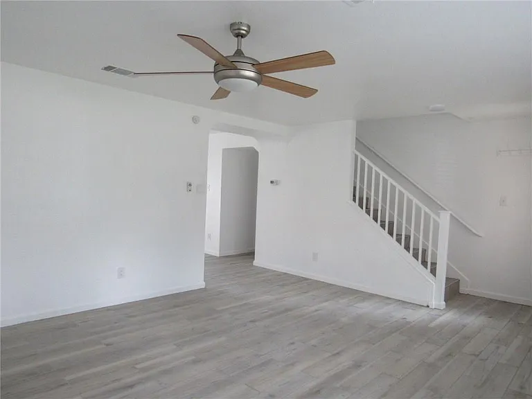 2107 Deer Creek Trl — Photo 5