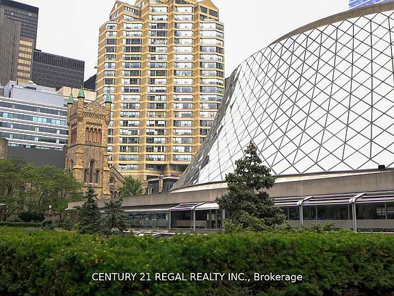 3rd image of 224 King St W #W
