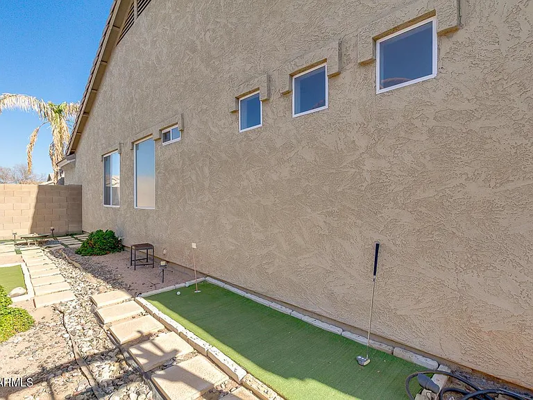 155 E Liberty Ln — Photo 36