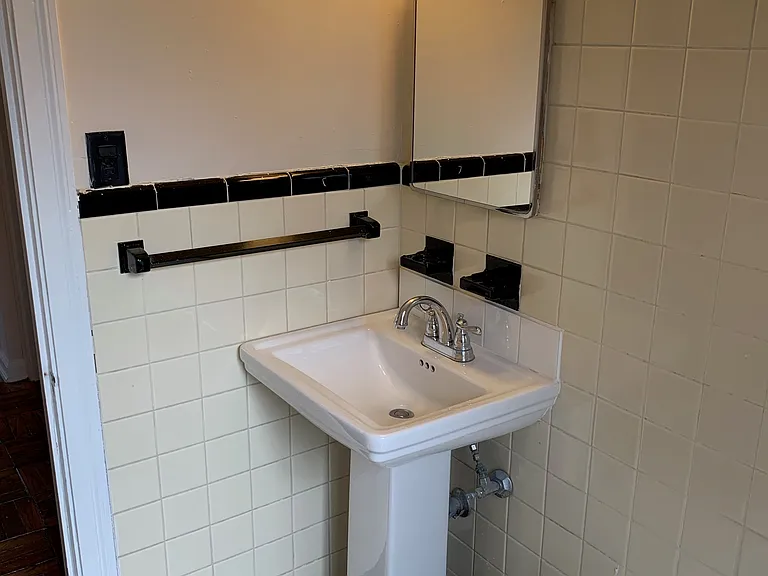 2851 Thornhill Rd #111A — Photo 5