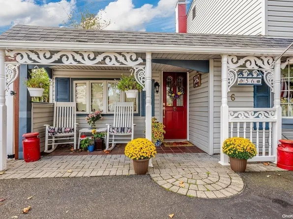 56 Twisting Lane, Wantagh, NY 11793