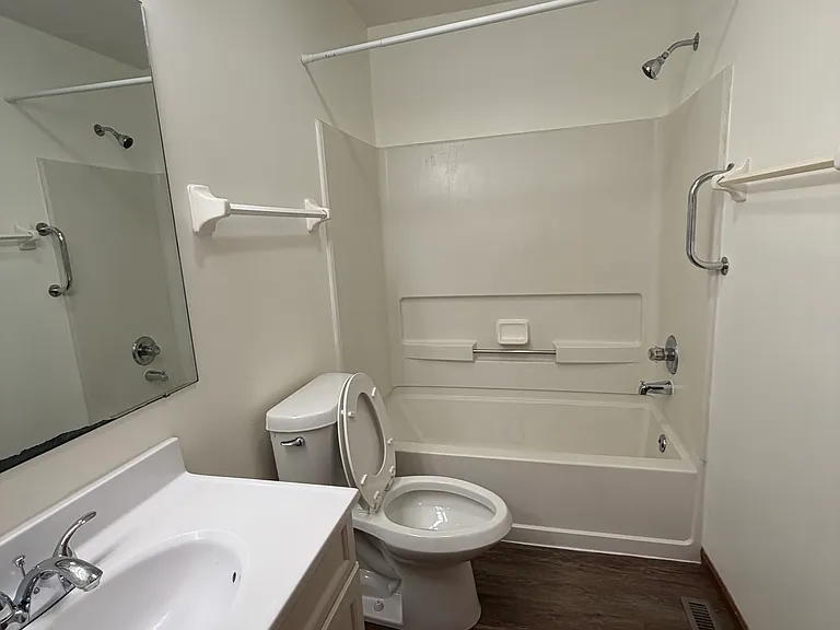 5706 Palos Ln — Photo 5