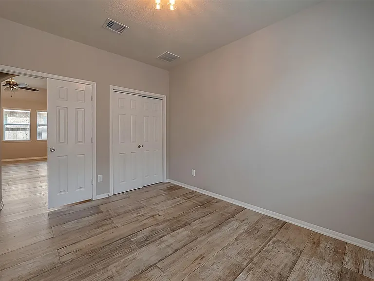 8306 Hampton Bay Dr — Photo 30