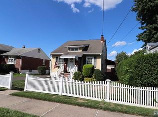 128 Forest Pl, Rochelle Park, NJ 07662