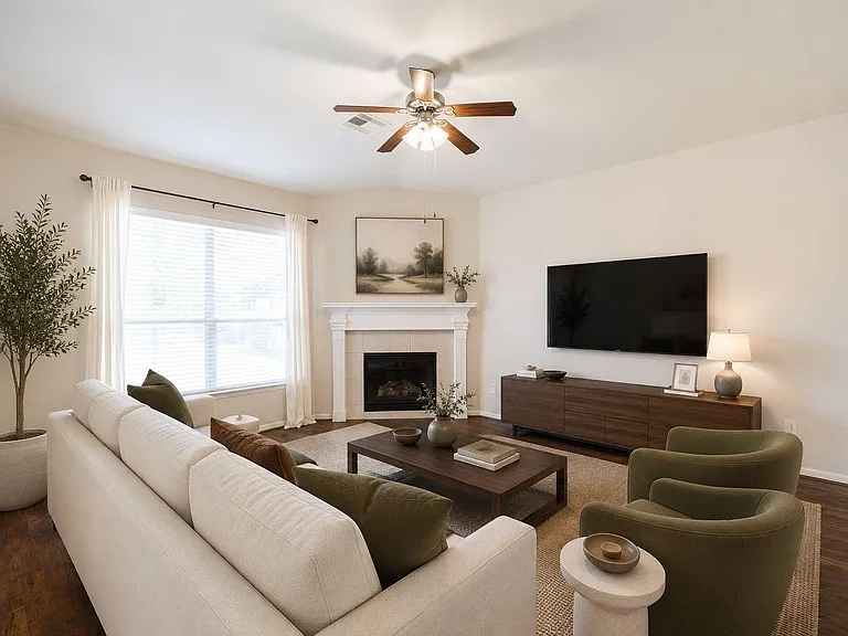 2419 Marquette Trl — Photo 3