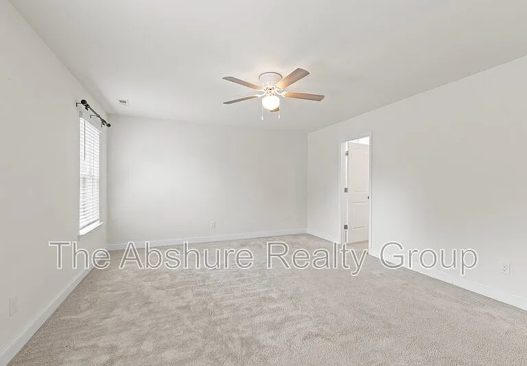 404 Avery Glenn Way — Photo 22